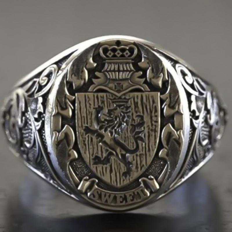 Royal Crest Ring – Heritage Lion Signet